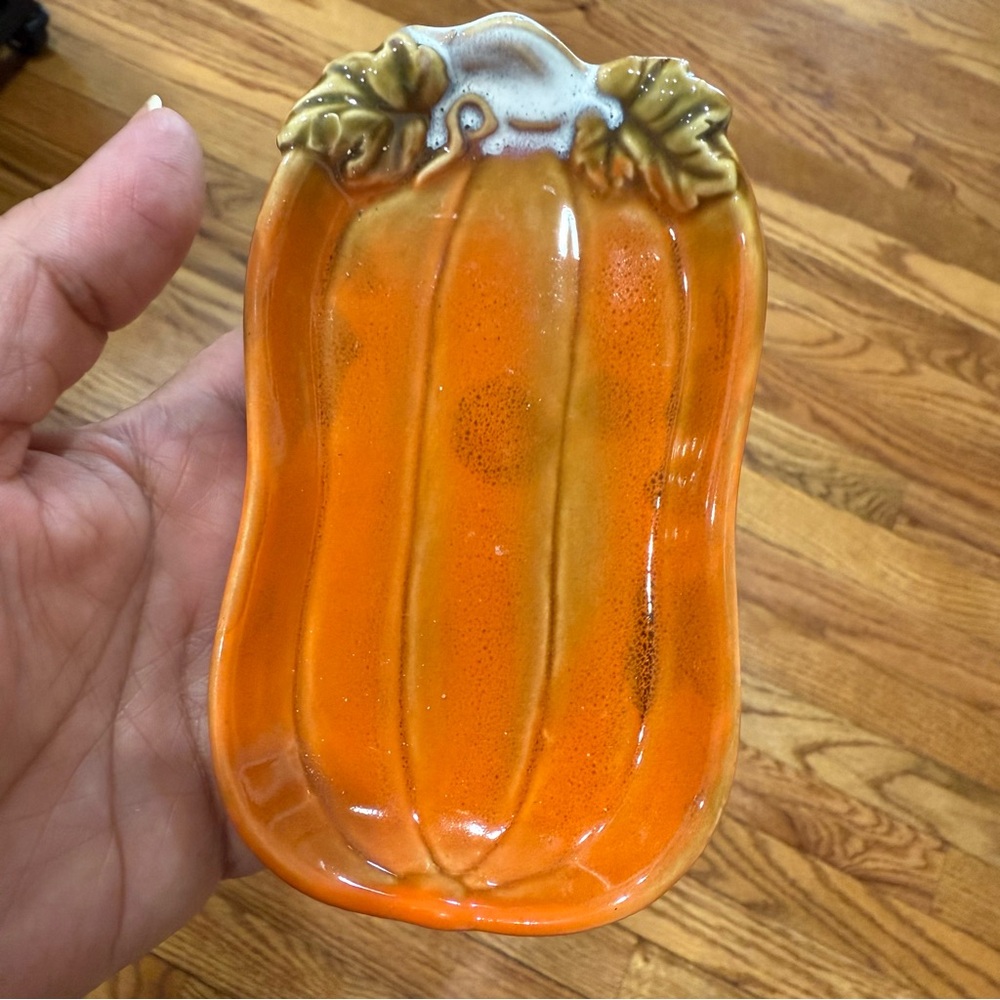 TII Vintage Salt & Pepper Turkey Shakers W/Ceramic Pumpkin Dish - Picture 16 of 16